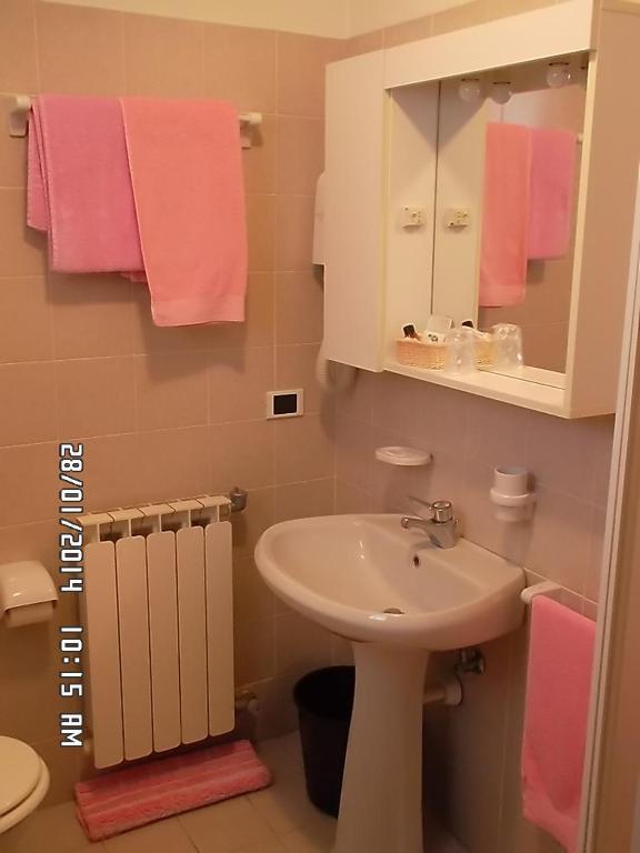 Hotel Residence La Rosa Castione della Presolana Ruang foto